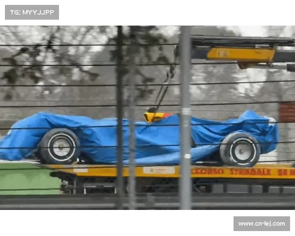 小红牛新秀林德布拉德测试首航失控,冲入伊莫拉赛道砂石区